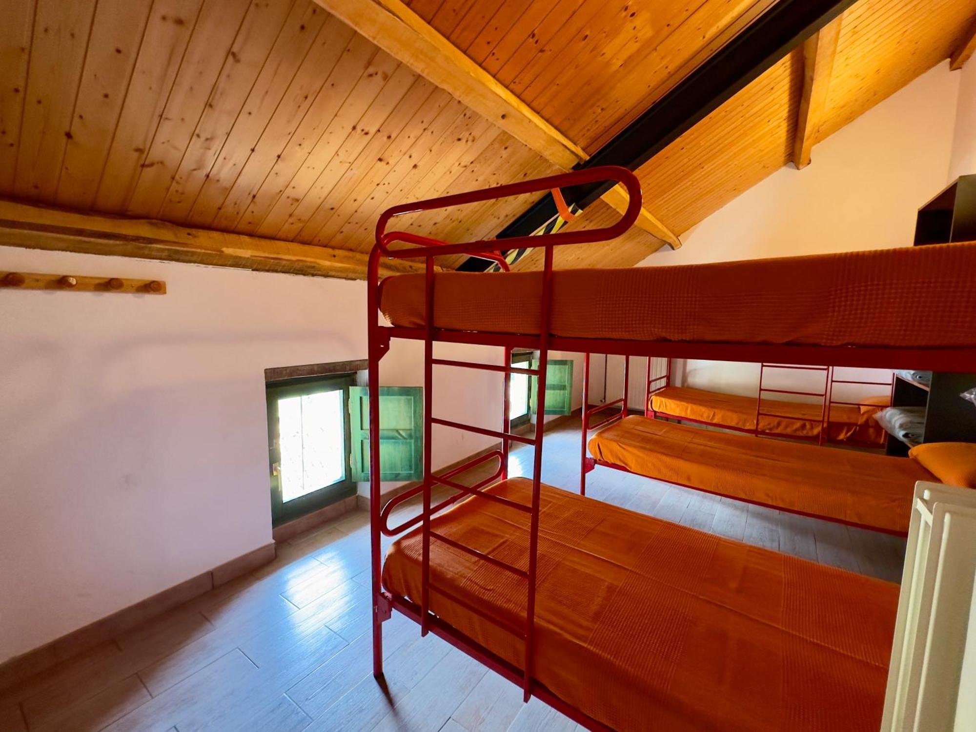 Albergue Valle De Arbas Cubillas de Arbas Exterior photo