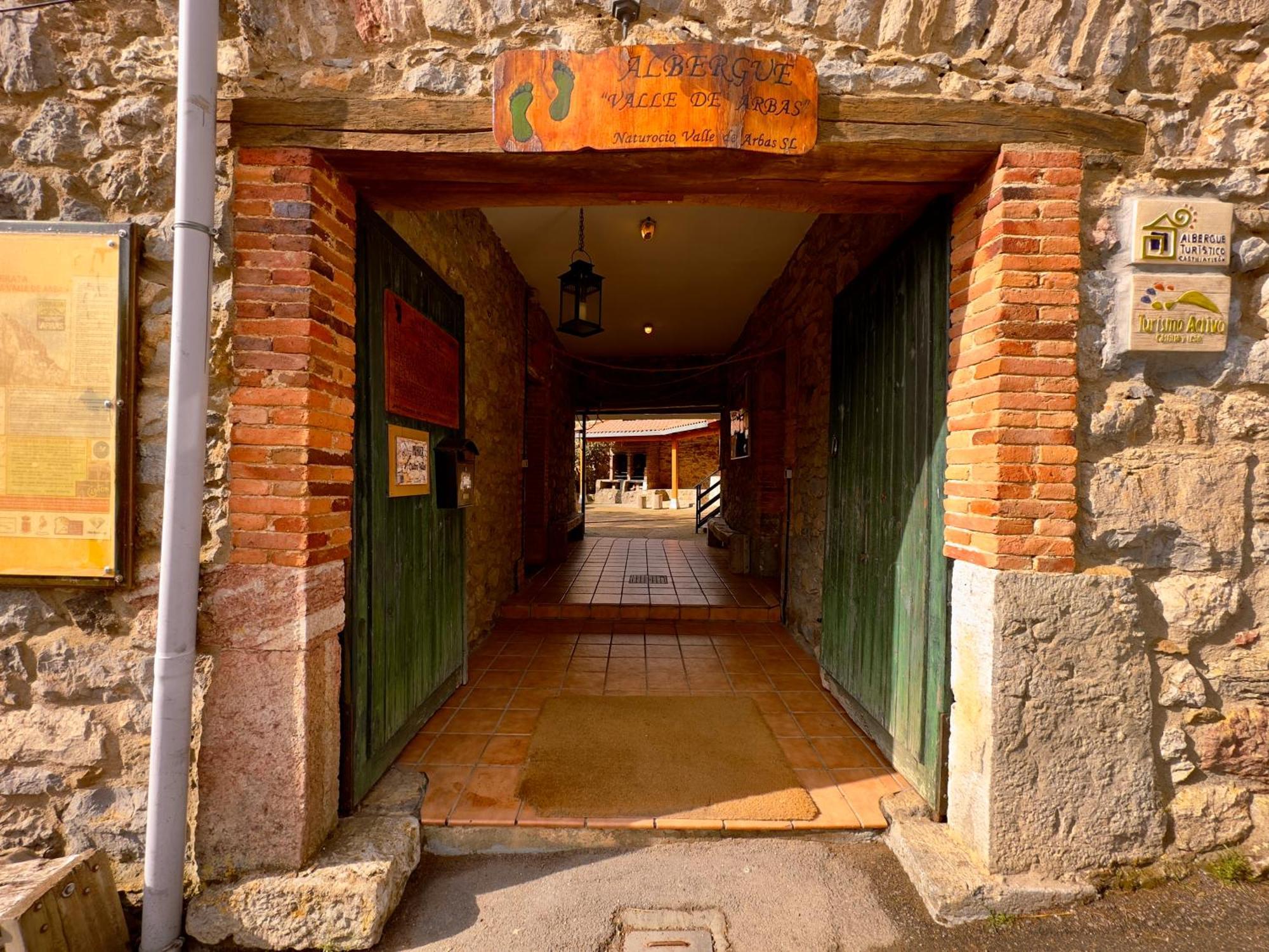 Albergue Valle De Arbas Cubillas de Arbas Exterior photo